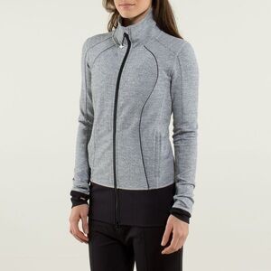 Women’s Lululemon gray herringbone patterned zip up Asana jacket size 8
